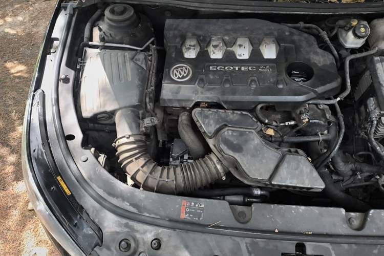 Used Buick LaCrosse 2013 2.4L SIDI Elite Comfort Version Engine Bay Right