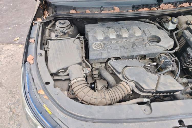 Used Buick LaCrosse 2013 2.4L SIDI Luxury Comfort Edition Engine Bay Right