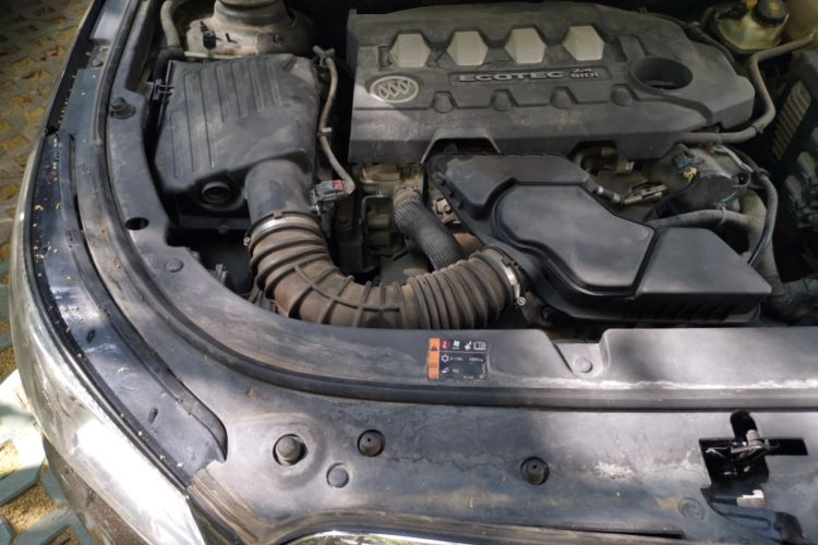 Used Buick LaCrosse 2013 2.4L SIDI Elite Comfort Version Engine Bay Right