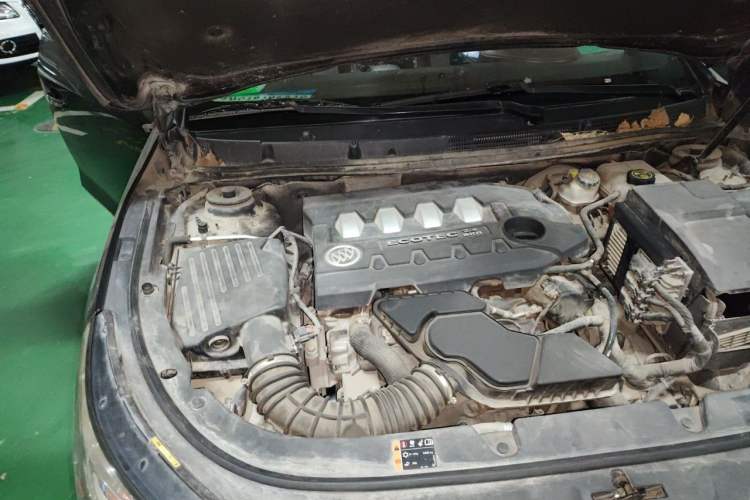 Used Buick LaCrosse 2013 2.4L SIDI Elite Comfort Version Engine Bay Right