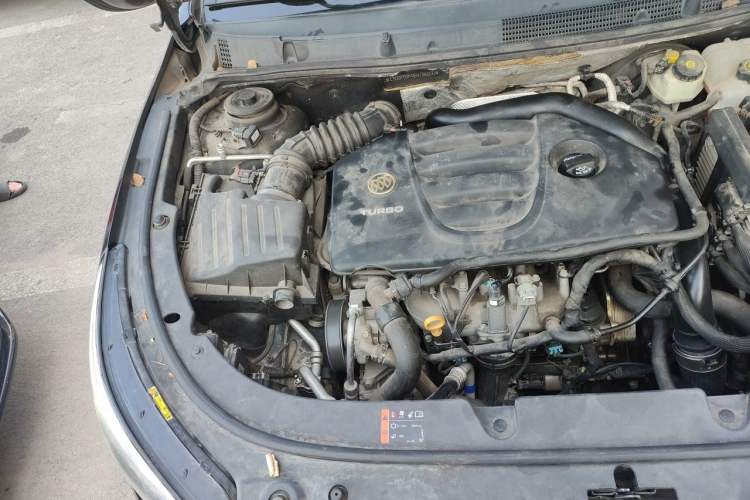 Used Buick LaCrosse 2013 2.0T SIDI Smart Luxury Flagship Edition Engine Bay Right
