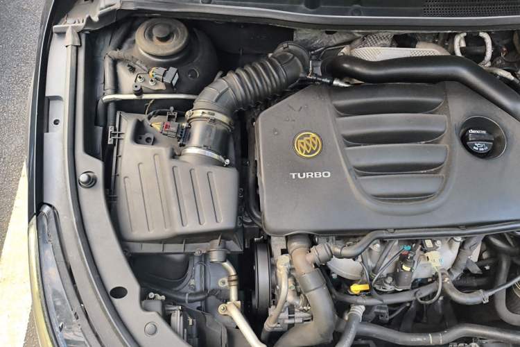 Used Buick LaCrosse 2013 2.0T SIDI Smart Luxury Flagship Edition Engine Bay Right