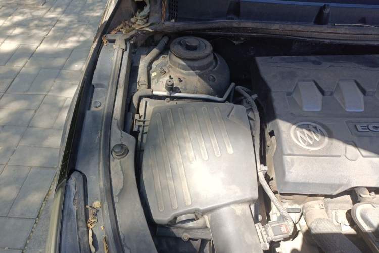 Used Buick LaCrosse 2013 2.4L SIDI Leading Comfort Version Engine Bay Right