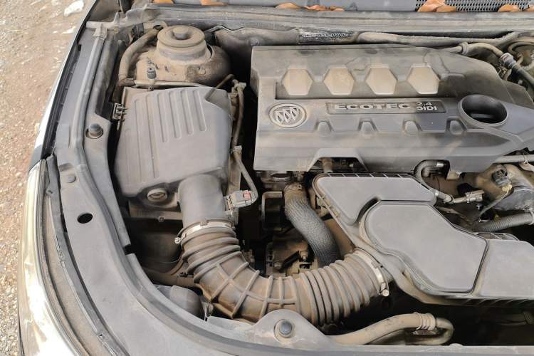 Used Buick LaCrosse 2013 2.4L SIDI Elite Comfort Version Engine Bay Right