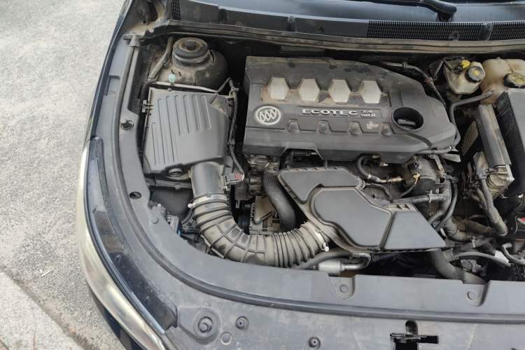 Used Buick LaCrosse 2013 2.4L SIDI Leading Comfort Version Engine Bay Right