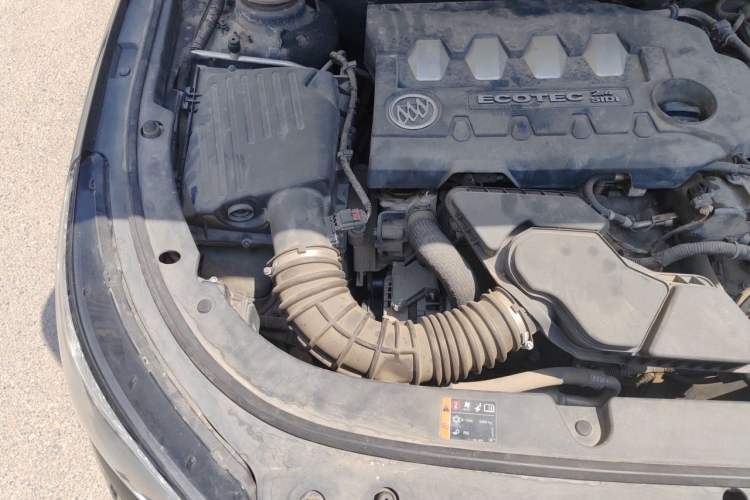 Used Buick LaCrosse 2013 2.4L SIDI Elite Comfort Version Engine Bay Right