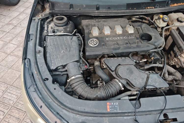 Used Buick LaCrosse 2013 2.4L SIDI Elite Comfort Version Engine Bay Right