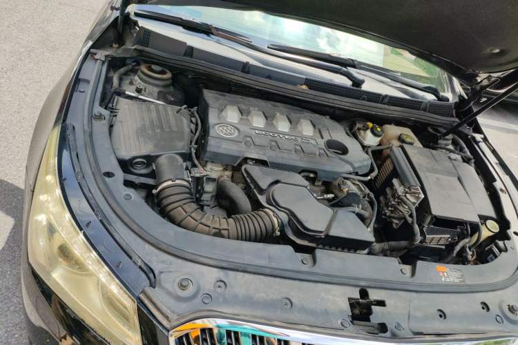 Used Buick LaCrosse 2013 2.4L SIDI Elite Comfort Version Engine Bay Right
