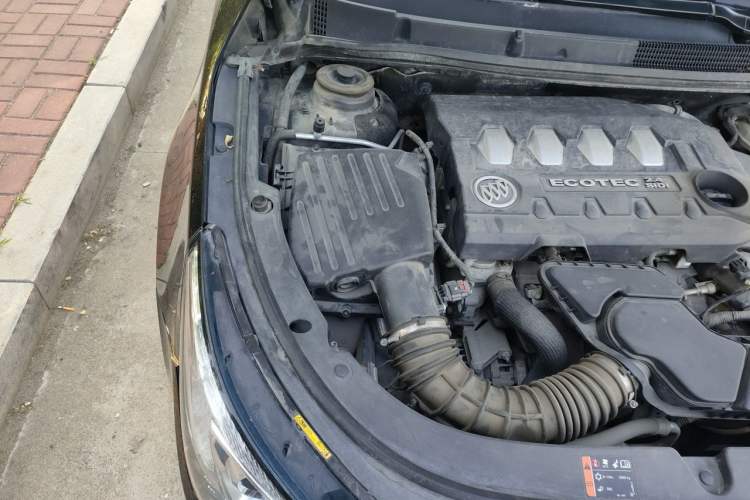 Used Buick LaCrosse 2013 2.4L SIDI Elite Comfort Version Engine Bay Right