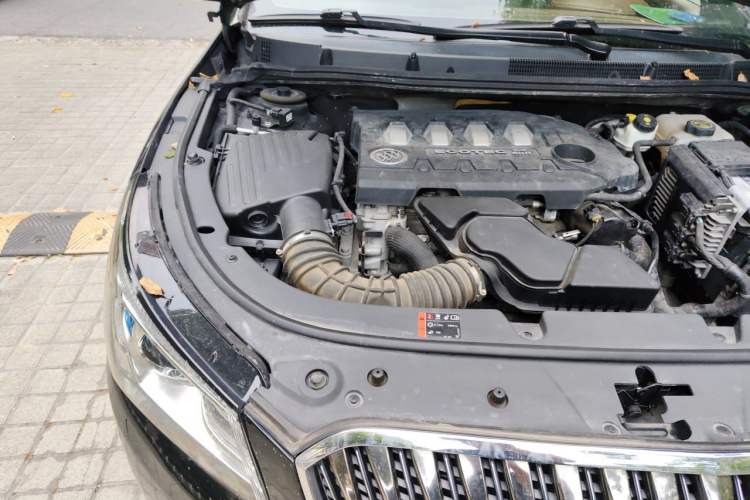 Used Buick LaCrosse 2013 2.4L SIDI Luxury Comfort Edition Engine Bay Right