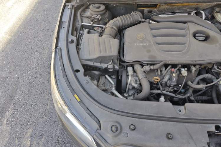 Used Buick LaCrosse 2013 2.0T SIDI Smart Luxury Flagship Edition Engine Bay Right