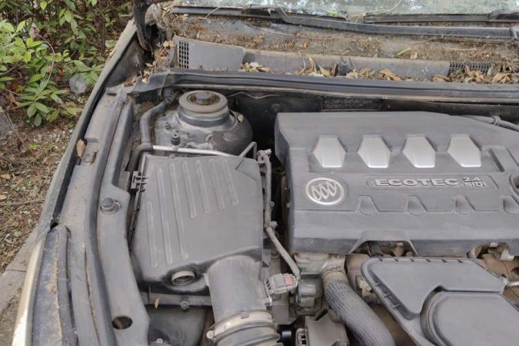 Used Buick LaCrosse 2013 2.4L SIDI Elite Comfort Version Engine Bay Right