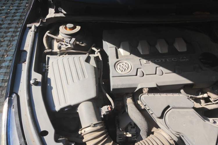 Used Buick LaCrosse 2013 2.4L SIDI Luxury Comfort Edition Engine Bay Right