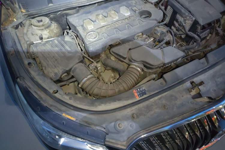 Used Buick LaCrosse 2013 2.4L SIDI Elite Comfort Version Engine Bay Right
