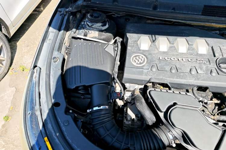 Used Buick LaCrosse 2013 2.4L SIDI Luxury Comfort Edition Engine Bay Right