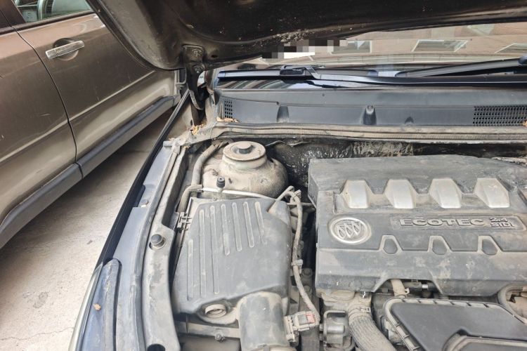 Used Buick LaCrosse 2013 2.4L SIDI Elite Comfort Version Engine Bay Right