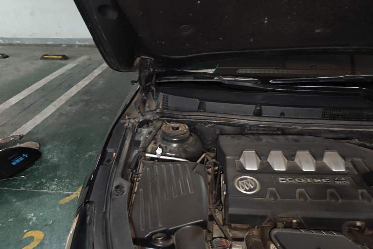 Used Buick LaCrosse 2013 2.4L SIDI Elite Comfort Version Engine Bay Right