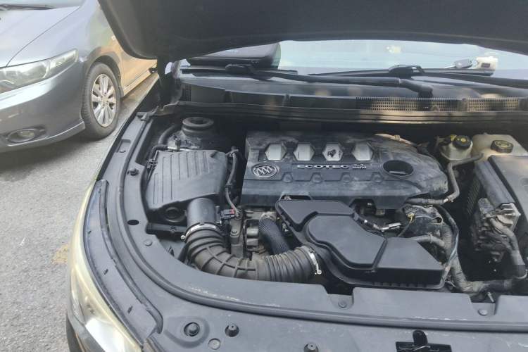 Used Buick LaCrosse 2013 2.4L SIDI Leading Comfort Version Engine Bay Right