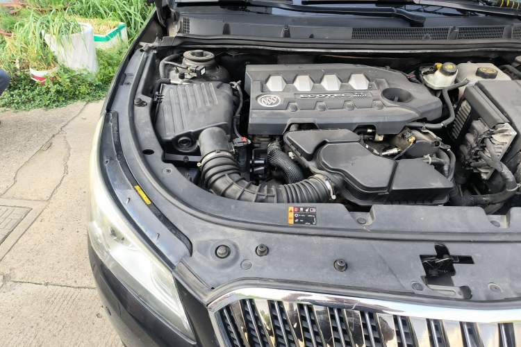Used Buick LaCrosse 2013 2.4L SIDI Luxury Comfort Edition Engine Bay Right
