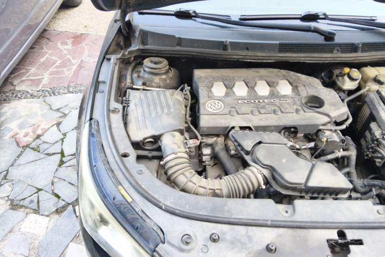 Used Buick LaCrosse 2013 2.4L SIDI Leading Comfort Version Engine Bay Right