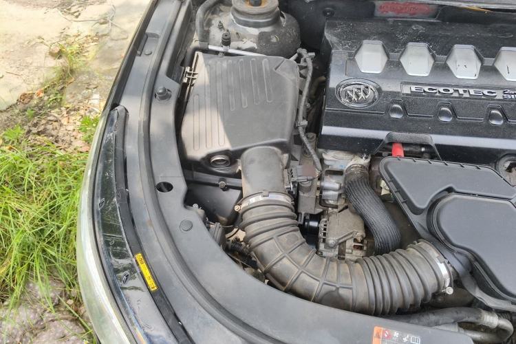 Used Buick LaCrosse 2013 2.4L SIDI Elite Comfort Version Engine Bay Right