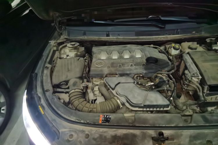 Used Buick LaCrosse 2013 2.4L SIDI Elite Comfort Version Engine Bay Right