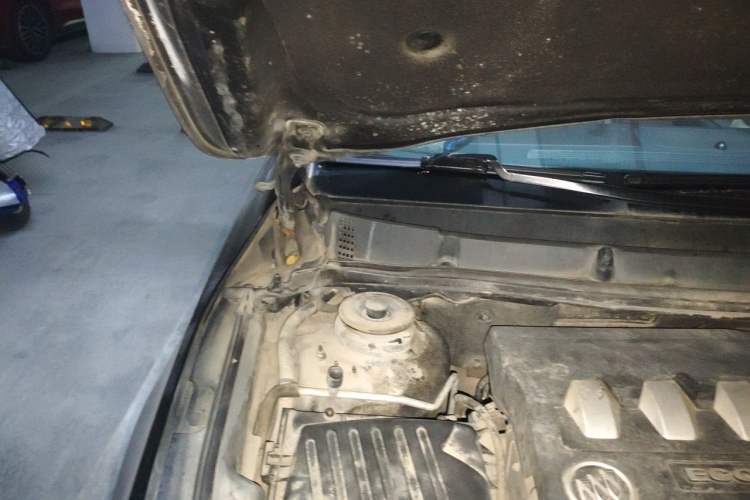 Used Buick LaCrosse 2013 2.4L SIDI Leading Comfort Version Engine Bay Right