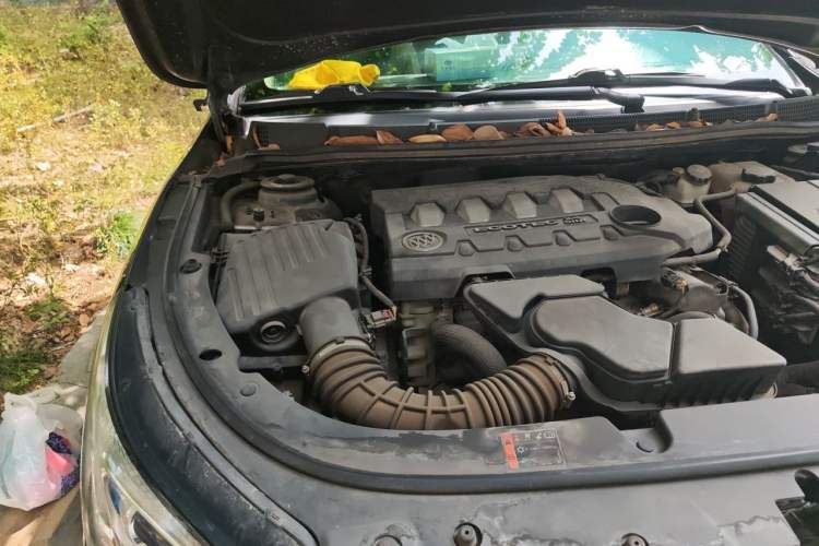 Used Buick LaCrosse 2013 2.4L SIDI Leading Comfort Version Engine Bay Right