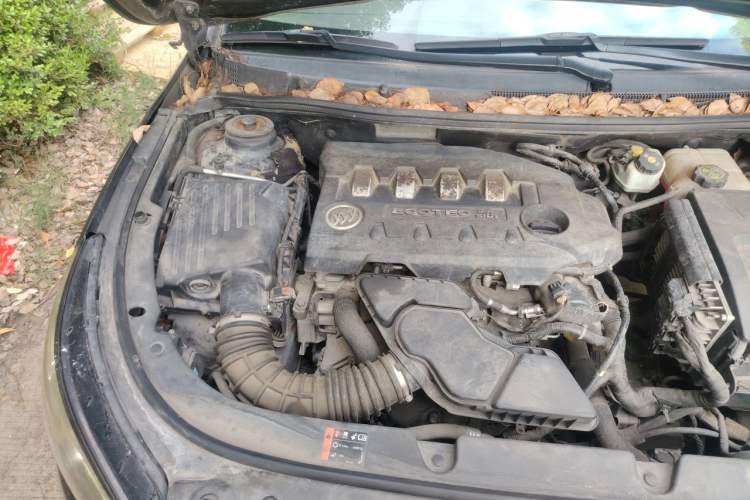 Used Buick LaCrosse 2013 2.4L SIDI Elite Comfort Version Engine Bay Right