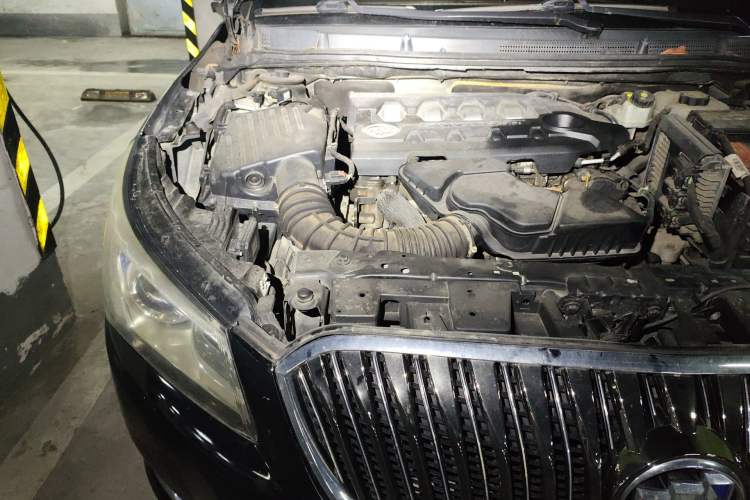Used Buick LaCrosse 2013 2.4L SIDI Luxury Comfort Edition Engine Bay Right