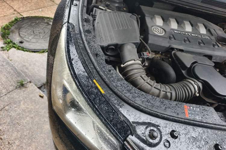 Used Buick LaCrosse 2013 2.4L SIDI Elite Comfort Version Engine Bay Right