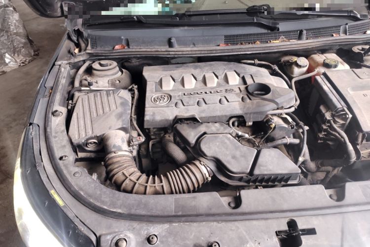 Used Buick LaCrosse 2013 2.4L SIDI Elite Comfort Version Engine Bay Right