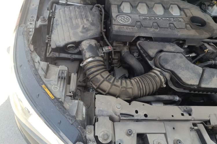 Used Buick LaCrosse 2013 2.4L SIDI Elite Comfort Version Engine Bay Right