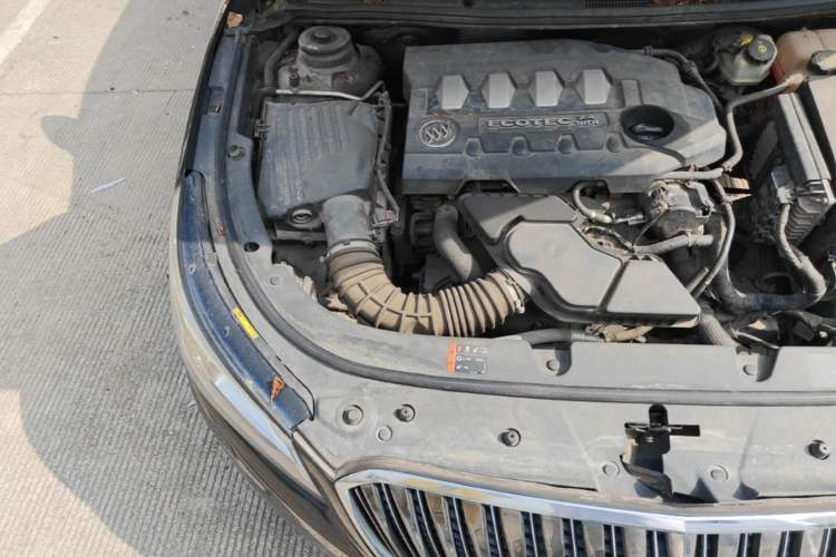 Used Buick LaCrosse 2013 2.4L SIDI Elite Comfort Version Engine Bay Right