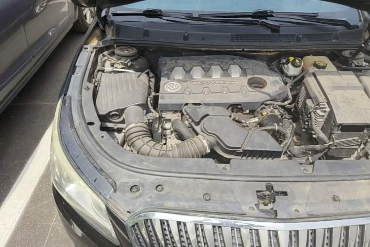 Used Buick LaCrosse 2013 2.4L SIDI Luxury Comfort Edition Engine Bay Right