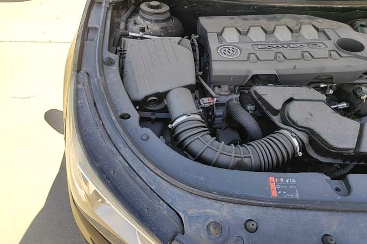 Used Buick LaCrosse 2013 2.4L SIDI Leading Comfort Version Engine Bay Right