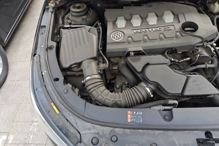 Used Buick LaCrosse 2013 2.4L SIDI Elite Comfort Version Engine Bay Right