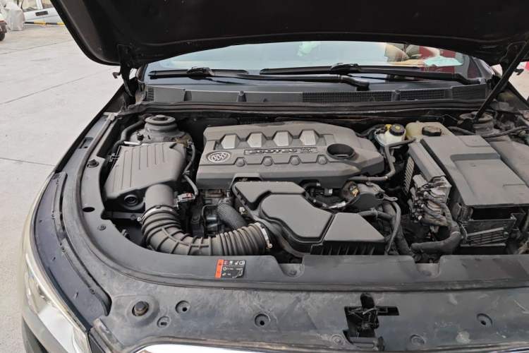Used Buick LaCrosse 2013 2.4L SIDI Elite Comfort Version Engine Bay Right