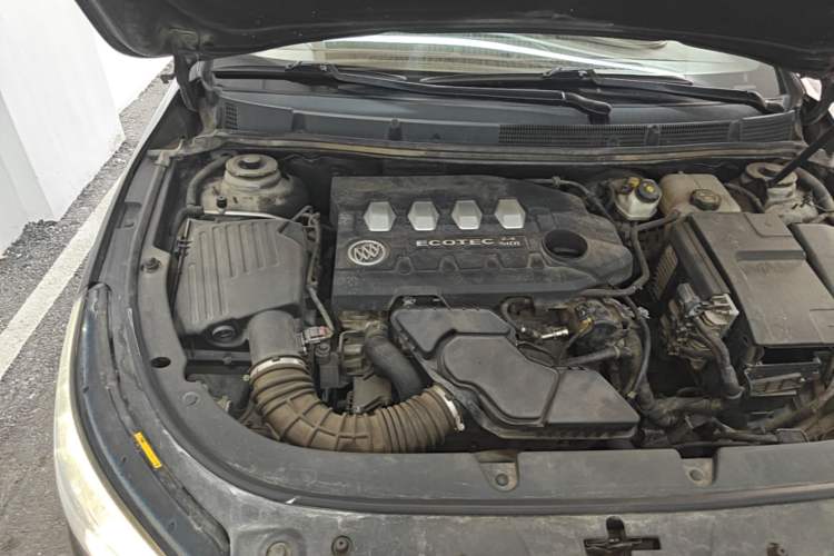 Used Buick LaCrosse 2013 2.4L SIDI Elite Comfort Version Engine Bay Right