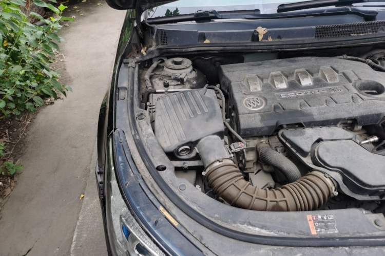 Used Buick LaCrosse 2013 2.4L SIDI Luxury Comfort Edition Engine Bay Right
