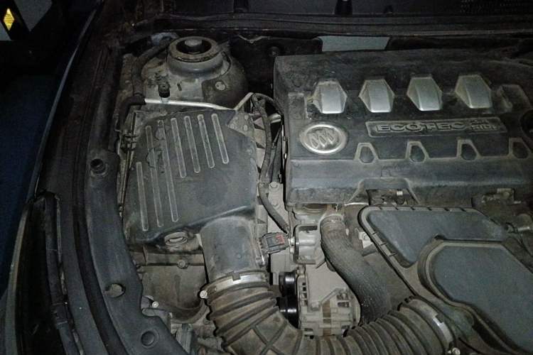 Used Buick LaCrosse 2013 2.4L SIDI Leading Comfort Version Engine Bay Right
