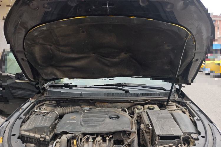 Used Buick LaCrosse 2013 2.0T SIDI Elite Tech Version Engine Bay