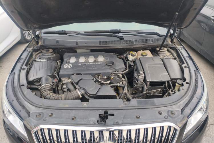 Used Buick LaCrosse 2013 2.4L SIDI Leading Comfort Version Engine Bay