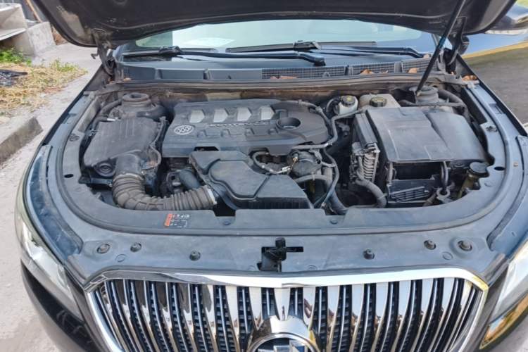 Used Buick LaCrosse 2013 2.4L SIDI Leading Comfort Version Engine Bay