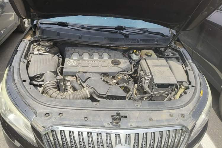Used Buick LaCrosse 2013 2.4L SIDI Luxury Comfort Edition Engine Bay