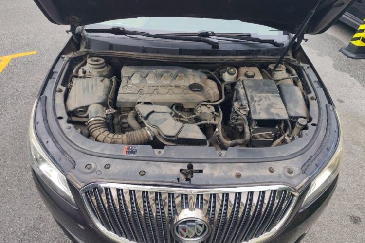 Used Buick LaCrosse 2013 2.4L SIDI Leading Comfort Version Engine Bay