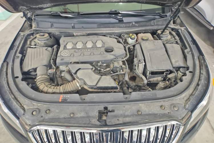 Used Buick LaCrosse 2013 2.4L SIDI Leading Comfort Version Engine Bay