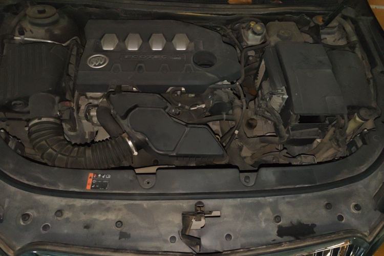 Used Buick LaCrosse 2013 2.4L SIDI Elite Comfort Version Engine Bay