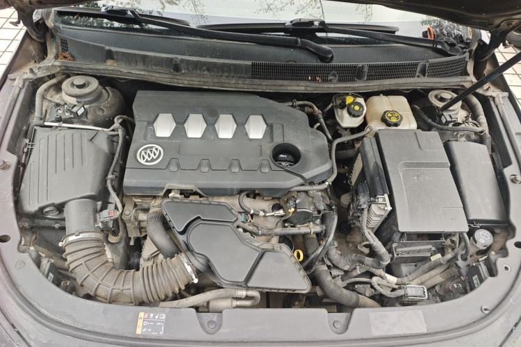 Used Buick LaCrosse 2013 2.4L SIDI Luxury Comfort Edition Engine Bay