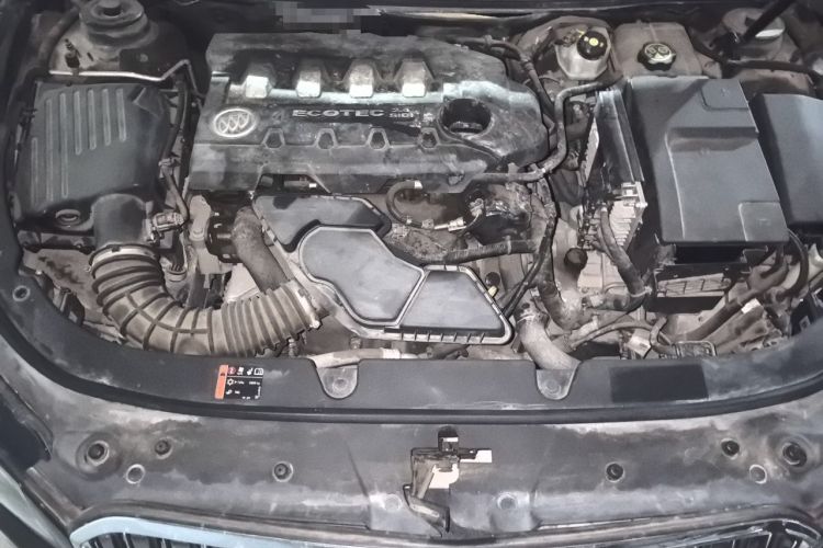 Used Buick LaCrosse 2013 2.4L SIDI Leading Comfort Version Engine Bay
